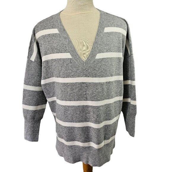 Abercrombie Fitch V Neck Knit Pullover Mens M Oversize Long Slv Gray White NEW - Picture 3 of 8
